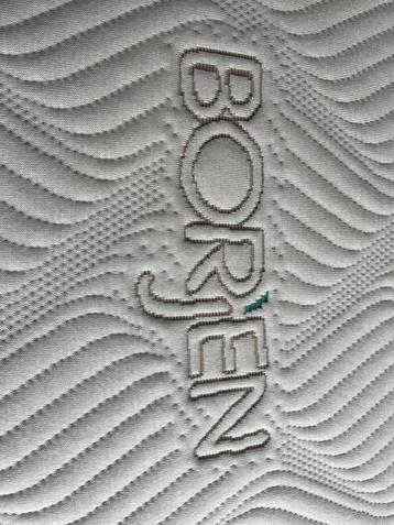 Börjën Kussen -Nieuw beschikbaar voor biedingen