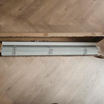 Houten jaloezie met privacysluiting 50mm kleur taupe  beschikbaar voor biedingen