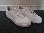 Mooie witte sneakers van FILA maat 39, Kleding | Dames, Schoenen, Wit, Ophalen of Verzenden, Fila, Sneakers of Gympen
