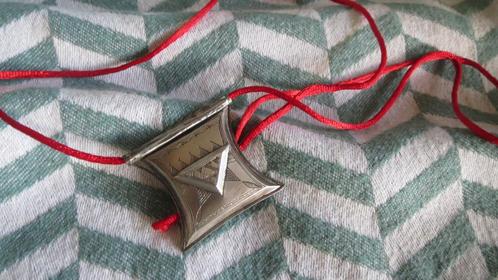 B. Kettinghanger, Toeareg zilver, 4,2x4,2x0,6cm, aan koord, Sieraden, Tassen en Uiterlijk, Kettinghangers, Nieuw, Zilver, Zilver