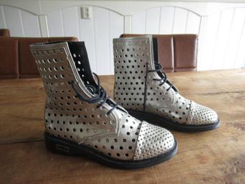 Cult boots schoen zilver maat 39 beschikbaar voor biedingen