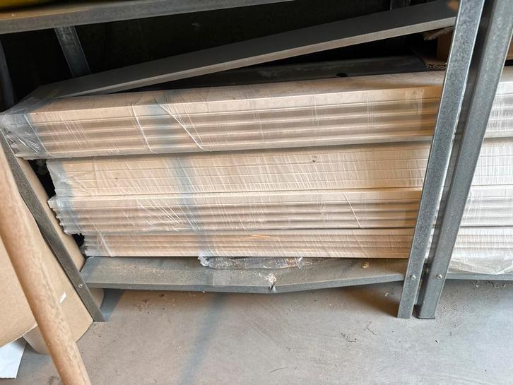 MDF Moderne Plinten - RAL 9016 - Grote Partij, Doe-het-zelf en Verbouw, Hout en Planken, Nieuw, Plank, Overige houtsoorten, 200 tot 250 cm