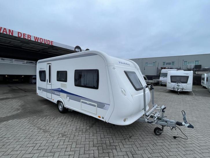 Hobby Prestige 540 UL Truma mover Bank airco!, Caravans en Kamperen, Caravans, Bedrijf, tot en met 4, 1250 - 1500 kg, Rondzit