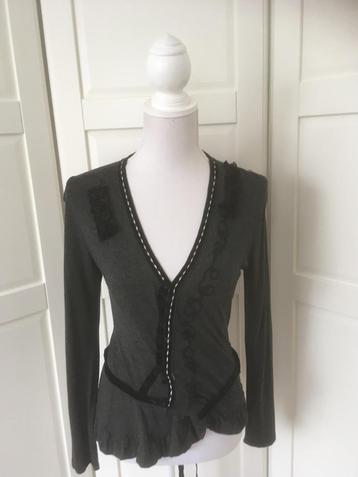 Cap Juluca by Aldo Martins grijze top,maat 42 L (valt als S) beschikbaar voor biedingen