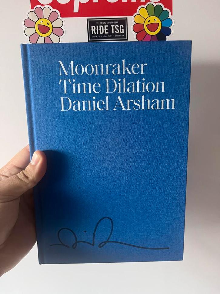 Gesigneerd Daniel Arsham - Moonraker, Boeken, Catalogussen en Folders, Zo goed als nieuw, Catalogus, Ophalen of Verzenden