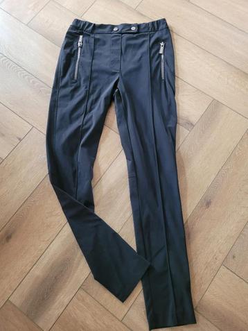 Super mooi zwarte travelstof broek van Jane Lushka, maat S beschikbaar voor biedingen