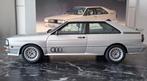 AUTOART AUDI OER QUATTRO 1:18 zilvergrijs 1988., Hobby en Vrije tijd, Modelauto's | 1:18, Ophalen of Verzenden, Zo goed als nieuw