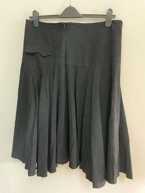 R30 - Zwarte Heart rok maat L (1), Kleding | Dames, Rokken, Zo goed als nieuw, Maat 38/40 (M), Zwart, Onder de knie, Ophalen of Verzenden