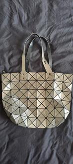 Bao Bao Issey Miyake Shopper - Zilver, Sieraden, Tassen en Uiterlijk, Tassen | Damestassen, Ophalen of Verzenden, Zo goed als nieuw