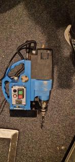 HBM magneetboormachine 23 MM 1200W, Doe-het-zelf en Verbouw, Ophalen, Gebruikt, Boor- en/of Breekhamer