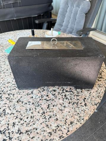 Bio-Ethanol granieten tafelhaard. beschikbaar voor biedingen