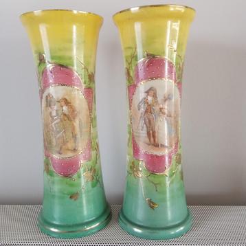Vaas opaline Napolion hoogte is 32cm 2 stuks beschikbaar voor biedingen
