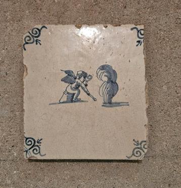 Antieke wandtegel Engel beschikbaar voor biedingen