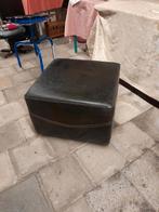 Leren poef of hocjer 61 x 61 cm, Ophalen, Zo goed als nieuw, Leer