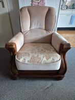 Vintage fauteuil met houten details, Huis en Inrichting, Ophalen, Gebruikt, 75 tot 100 cm, 50 tot 75 cm