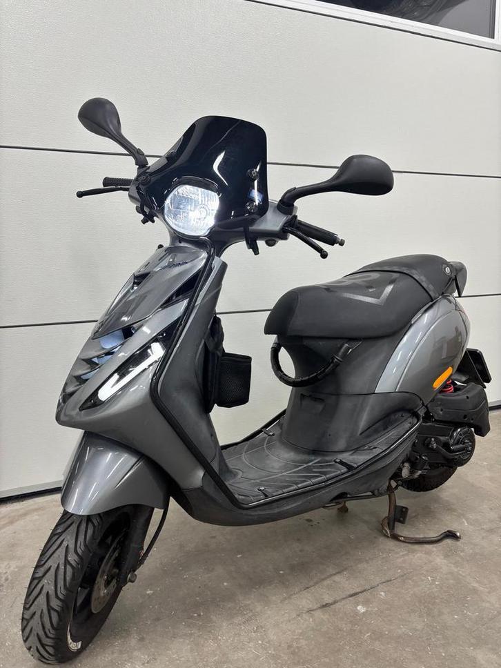 Piaggo Zip 80CC, Fietsen en Brommers, Scooters | Piaggio, Gebruikt, Zip, Maximaal 45 km/u, Benzine, Ophalen