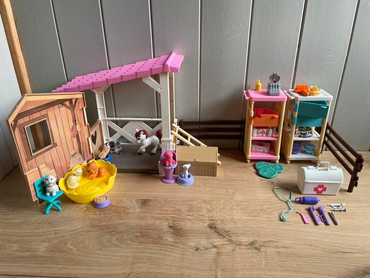 2 x Vintage Barbie dierenarts rolkar 1994 dieren accessoires, Kinderen en Baby's, Speelgoed | Poppen, Gebruikt, Barbie, Ophalen of Verzenden
