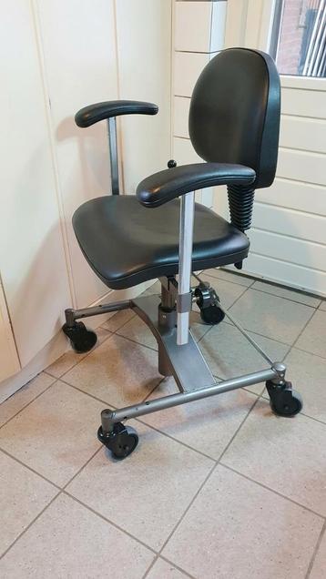 Trippelstoel mech. gasveer1x  Doge trippel stoel werkstoel beschikbaar voor biedingen