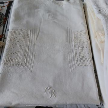 Prachtig Brocante / antiek oud linnengoed beschikbaar voor biedingen