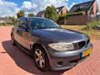 BMW 1 serie  118 Automaat 2005 Motor recent gereviseerd, Auto's, Automaat, Achterwielaandrijving, Zwart, Overige kleuren