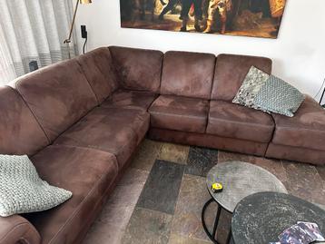 Bruine Hoekbank + Hocker - Comfortabel 2ekans beschikbaar voor biedingen