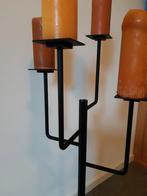 Handgesmede kandelaar. Zwart. Hoogte 92, doorsnee 43 cm., Antiek en Kunst, Antiek | Kandelaars, Ophalen, Overige materialen