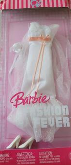 Barbie fashion fever bruidsjurk K8481, Verzamelen, Poppen, Ophalen of Verzenden, Zo goed als nieuw, Kleertjes