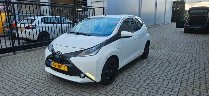 Toyota Aygo 1.0 Vvt-i 69pk 2018 Wit Camera 3 maand garantie, Auto's, Toyota, Bedrijf, Aygo, ABS, Achteruitrijcamera, Airbags, Airconditioning