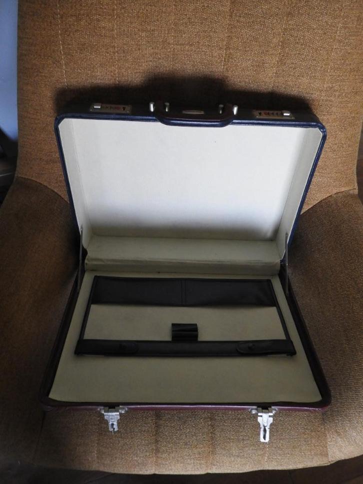 atache koffer, Sieraden, Tassen en Uiterlijk, Koffers, Zo goed als nieuw, Overige materialen, 50 tot 60 cm, 35 tot 45 cm, Slot