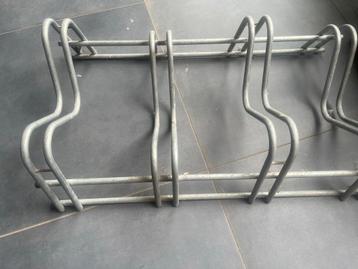 Fietsenrek voor 3 fietsen beschikbaar voor biedingen