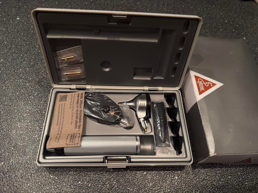 Heine Beta 200 2.5V F.O. Set: otoscoop + oftalmoscoop, Diversen, Verpleegmiddelen, Zo goed als nieuw, Ophalen of Verzenden