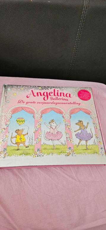 Angelina Ballerina. De grote verjaardagsvoorstelling beschikbaar voor biedingen