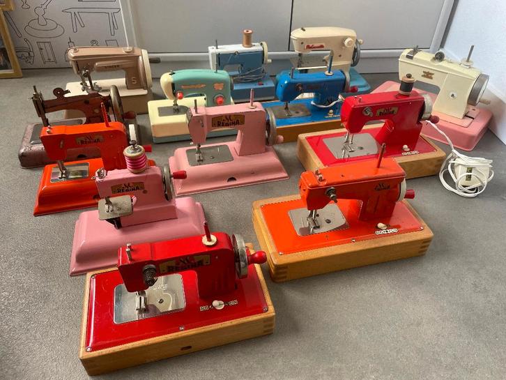 Vintage Verzameling kindernaaimachine Pfaff, Regina, Casige, Verzamelen, Speelgoed, Gebruikt, Ophalen