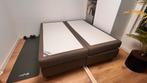Boxspring Karlsson 180x200 Taupe + topper |ZEER NETTE STAAT!, Huis en Inrichting, Ophalen, Gebruikt, Bruin, Tweepersoons