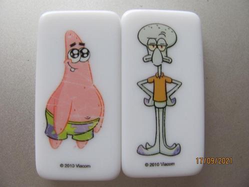 NIEUWSTAAT 2x DOMINO steen SPONGEBOB C1000 supermarkt actie, Verzamelen, Film en Tv, Zo goed als nieuw, Tv, Overige typen, Ophalen of Verzenden