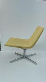 Arper catifa design fauteuil Italië, Huis en Inrichting, Fauteuils, Ophalen, Zo goed als nieuw, 75 tot 100 cm, 50 tot 75 cm