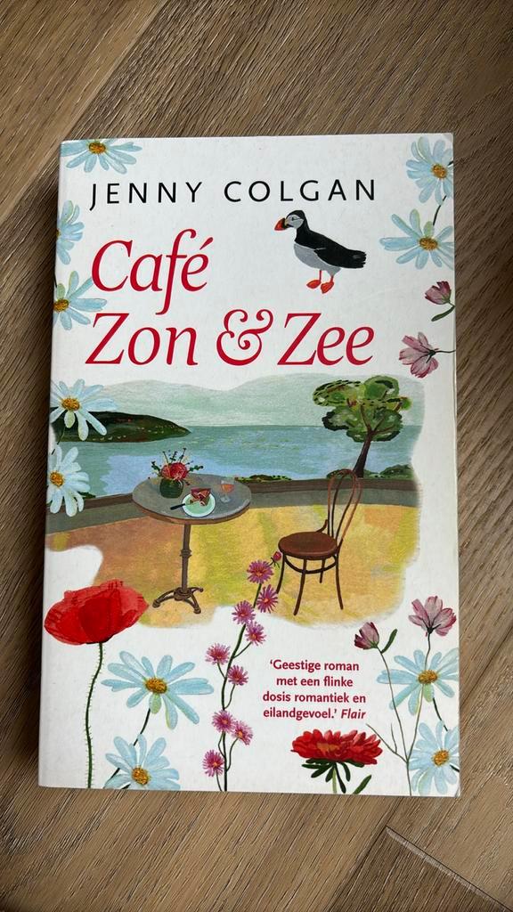 Jenny Colgan - Café Zon + Zee, Boeken, Romans, Zo goed als nieuw, Nederland, Ophalen