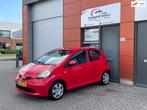 Toyota Aygo 1.0-12V APK 09-2026 AIRCO CNTRL AUX ELEK RAMEN, Voorwielaandrijving, Stof, Gebruikt, 4 stoelen