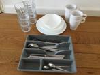 Ikea keukenset, borden, mokken en Pokal glazen, Huis en Inrichting, Ophalen, Gebruikt, Effen, Bord(en)