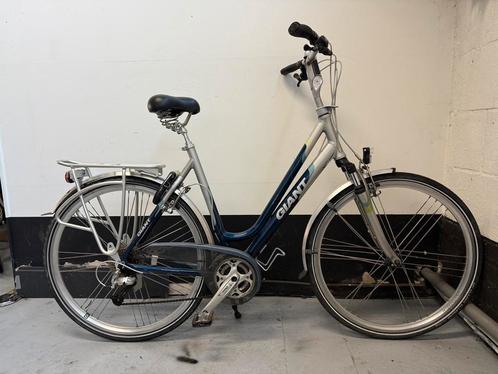 Nette Giant Lightseries damesfiets 28 inch, Fietsen en Brommers, Fietsen | Dames | Damesfietsen, Zo goed als nieuw, Giant, Versnellingen