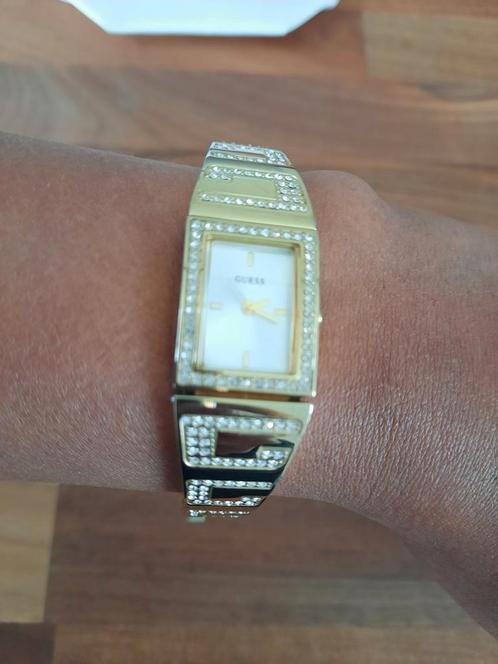 #guess #horloge #strassteentjes #goud, Sieraden, Tassen en Uiterlijk, Horloges | Dames, Zo goed als nieuw, Polshorloge, Guess
