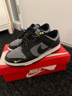 Nike Dunk Low Sneakers Black Grey Neon Origineel 42.5, Kleding | Dames, Schoenen, Ophalen of Verzenden, Zo goed als nieuw, Overige kleuren