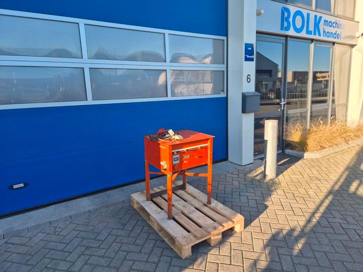Betonijzer buigmachine compact met voetbediening 380V, Doe-het-zelf en Verbouw, Betonmolens, Ophalen