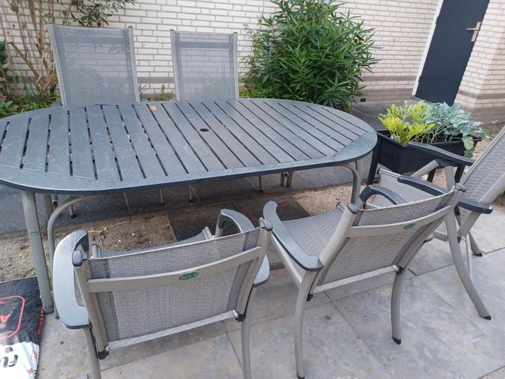 Tuinset t.e.a.b. tafel+3 standenstoelen+2 stoelen+kussens, Tuin en Terras, Tuinsets en Loungesets, Gebruikt, Aluminium, Ophalen