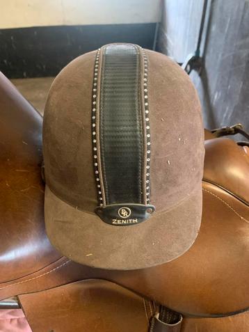 Bruine cap maat 56 beschikbaar voor biedingen