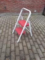 Kleine, handige trapladder met twee treden, Doe-het-zelf en Verbouw, Ladders en Trappen, Gebruikt, Trap, Ophalen of Verzenden