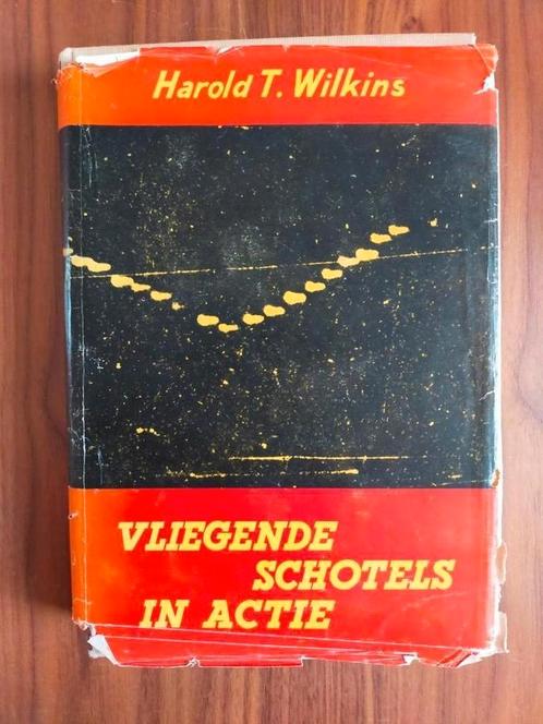 Vliegende Schotels in Actie - Harold T. Wilkins (1955?), Boeken, Wetenschap, Gelezen, Natuurwetenschap, Ophalen of Verzenden