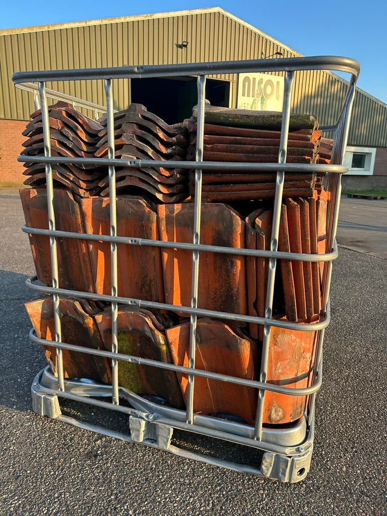 700 oude holle - Rood - uitgesorteerd in twee kratten, Ophalen, Steen of Klei, A, 15 m² of meer