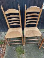2 Oude houten stoelen met rieten zitting, Antiek en Kunst, Ophalen