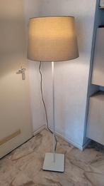 Staande lamp met ecru kap, 158 cm hoog., Ophalen, Gebruikt, Metaal, Modern